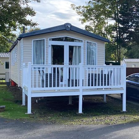 Prestige Static Caravan On 5 Star Holiday Park Cheswick  Eksteriør bilde