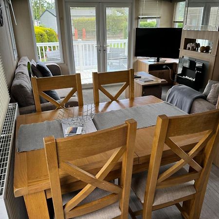 Prestige Static Caravan On 5 Star Holiday Park Cheswick  Eksteriør bilde