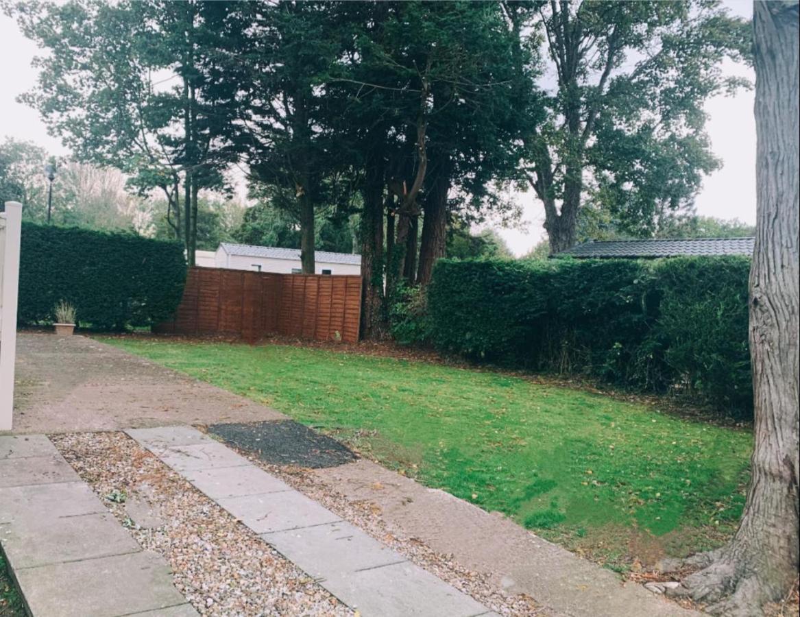 Prestige Static Caravan On 5 Star Holiday Park Cheswick  Eksteriør bilde