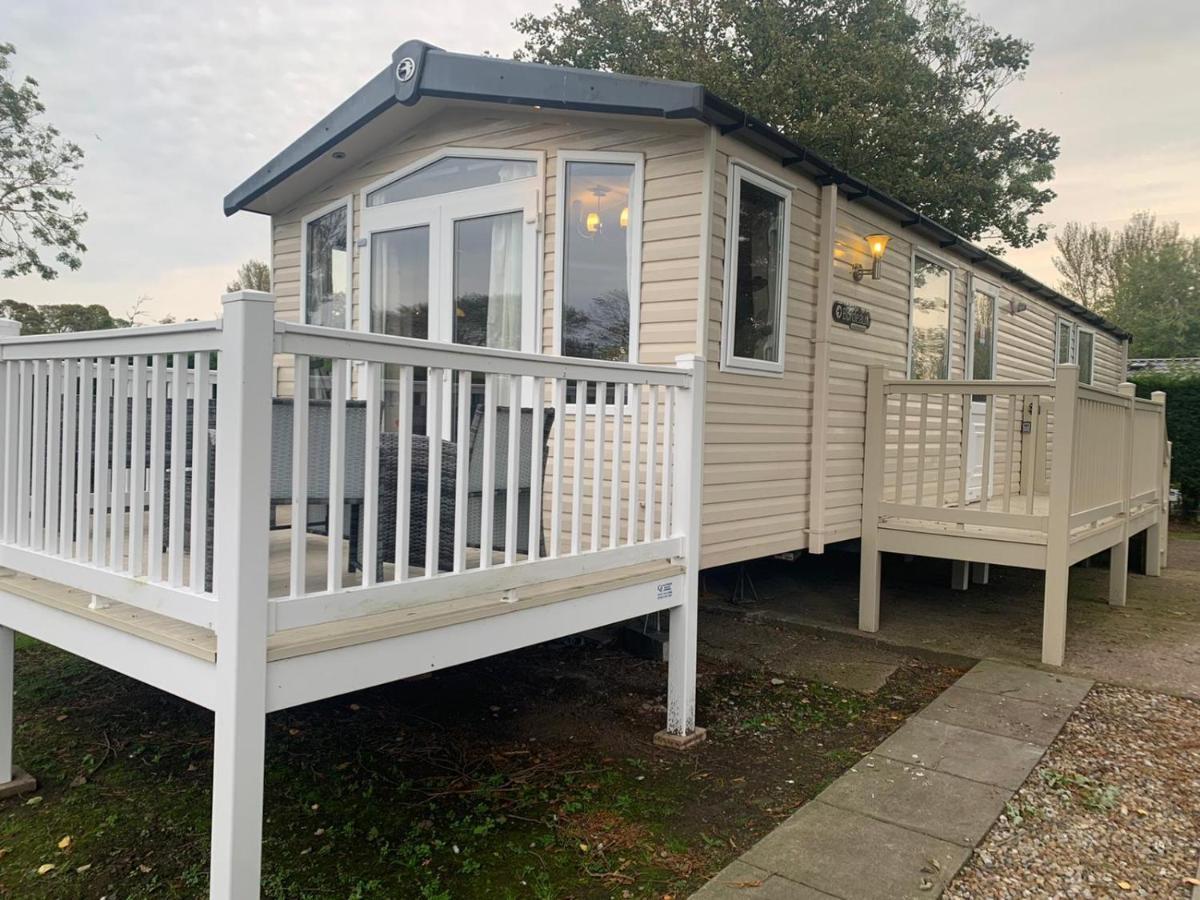 Prestige Static Caravan On 5 Star Holiday Park Cheswick  Eksteriør bilde