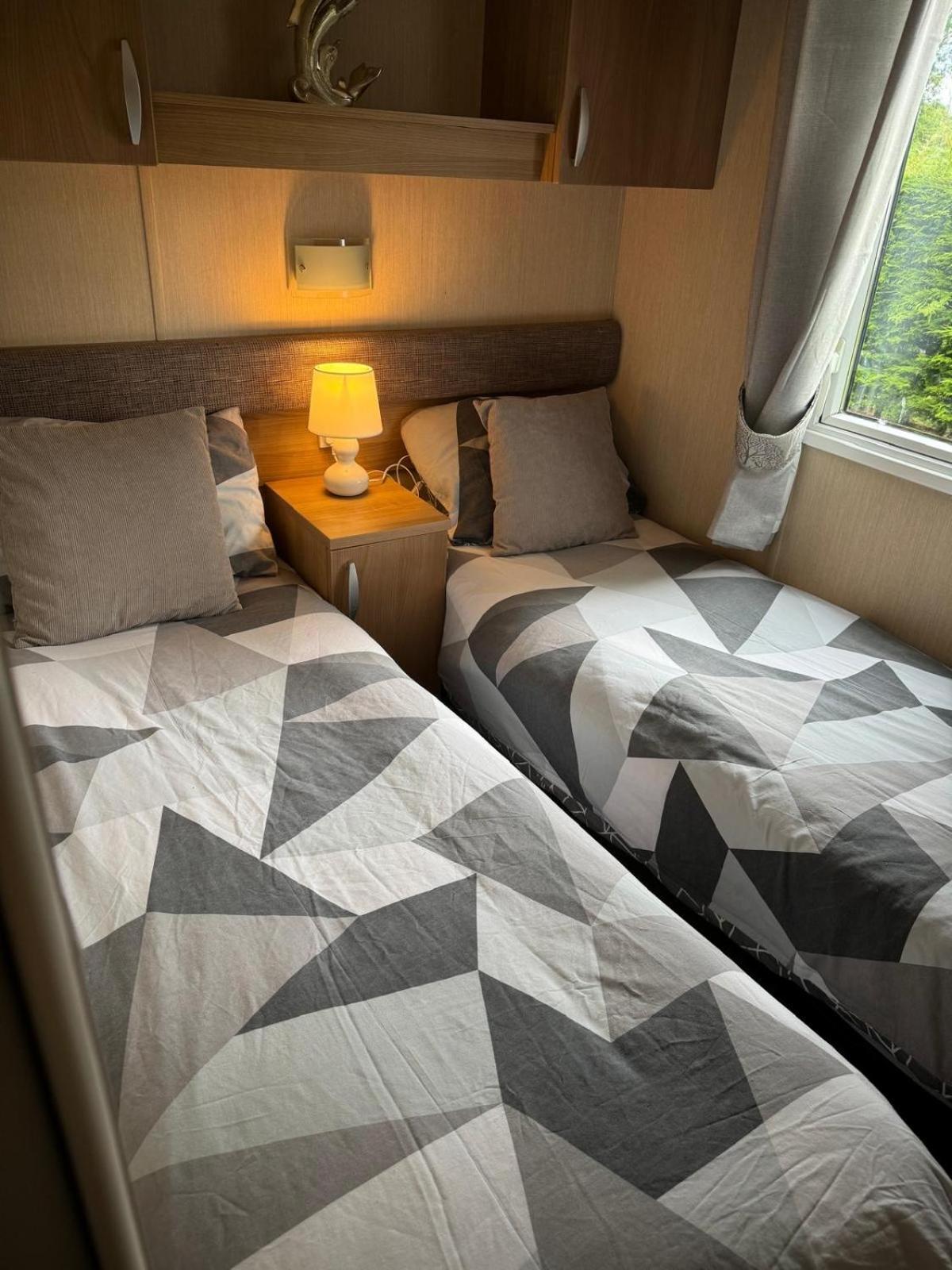Prestige Static Caravan On 5 Star Holiday Park Cheswick  Eksteriør bilde