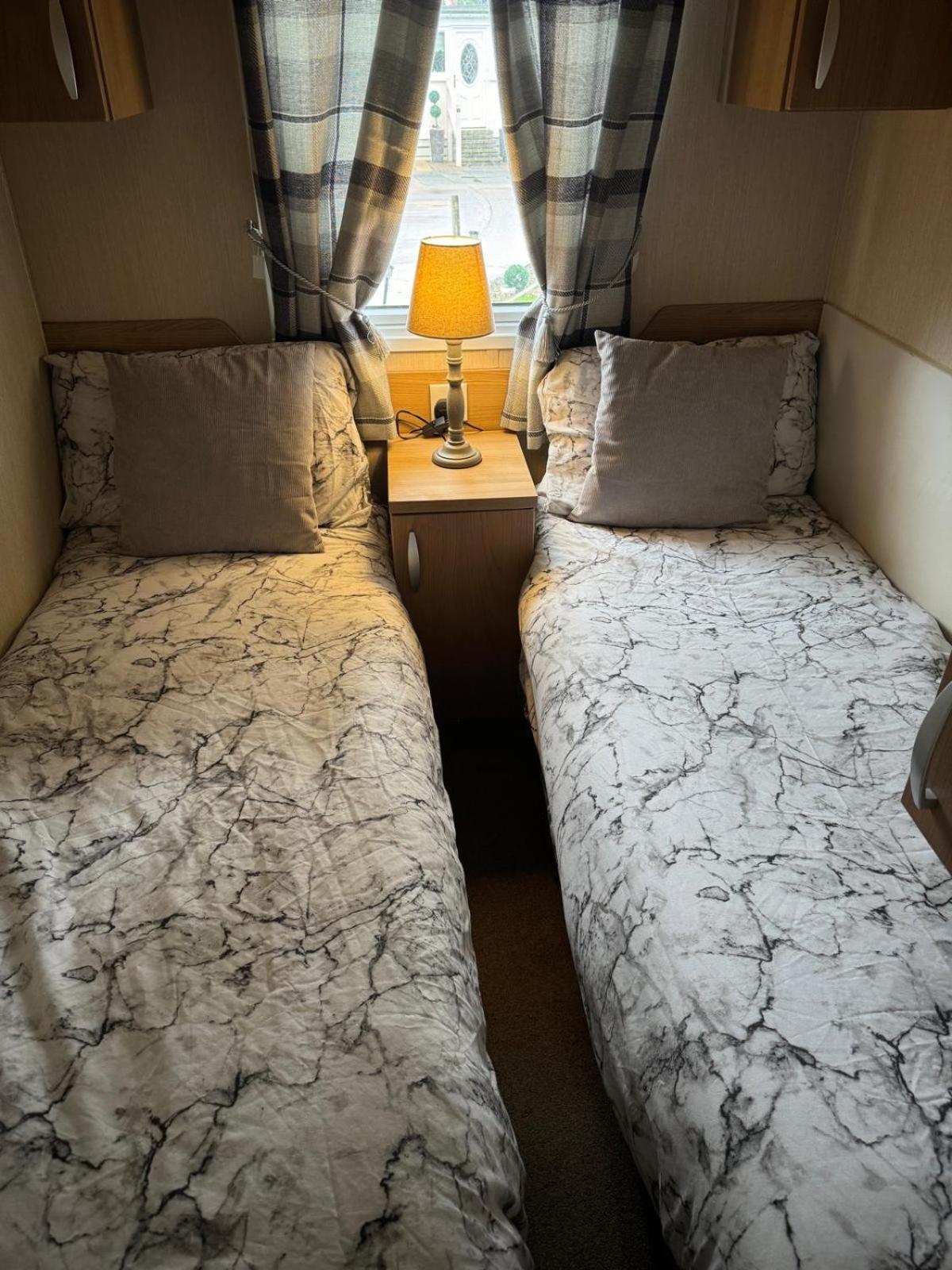 Prestige Static Caravan On 5 Star Holiday Park Cheswick  Eksteriør bilde